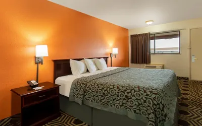 Photo 3 - Travelodge by Wyndham Chicago - South Holland