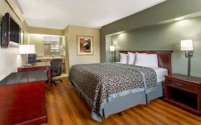 Photo 4 - Travelodge by Wyndham Chicago - South Holland