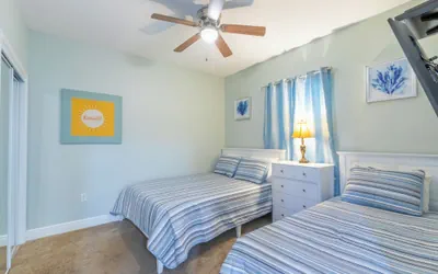 Photo 2 - Crystal Shores West Condos by Hosteeva