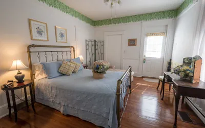 Photo 2 - Southern Wind Inn Bed & Breakfast