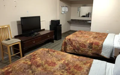 Photo 5 - Town Motel