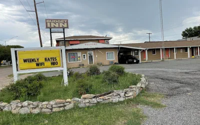 Photo 2 - Budget Inn