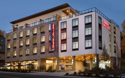 Photo 2 - Hampton Inn & Suites Seattle/Renton