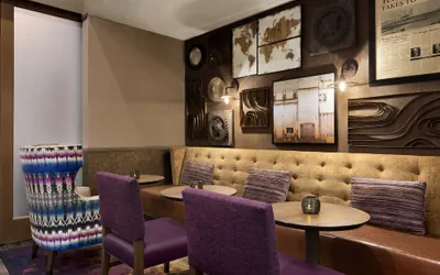 Photo 4 - Hampton Inn & Suites Seattle/Renton