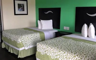 Photo 3 - Budget Inn