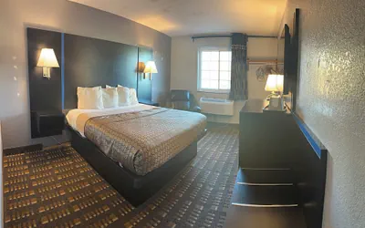 Photo 5 - Coratel Inn and Suites by Jasper Stillwater