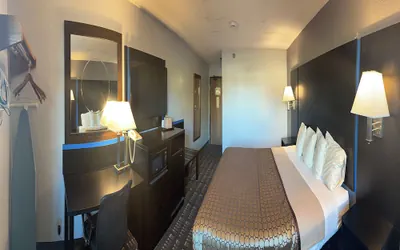 Photo 4 - Coratel Inn and Suites by Jasper Stillwater
