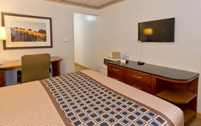 Photo 5 - Riviera Inn Motel