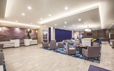 Photo 3 - La Quinta Inn & Suites by Wyndham Wichita Northeast