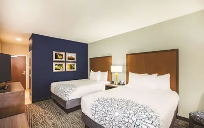 Photo 5 - La Quinta Inn & Suites by Wyndham Wichita Northeast