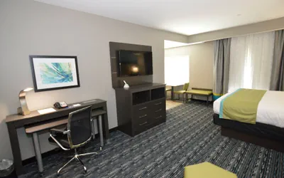 Photo 3 - Holiday Inn Express And Suites Pasadena Houston Southeast by IHG
