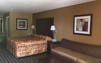 Photo 4 - Executive Inn & Suites