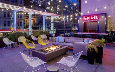 Photo 2 - Aloft by Marriott Philadelphia Downtown