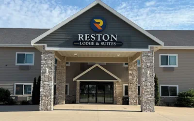Reston Lodge & Suites
