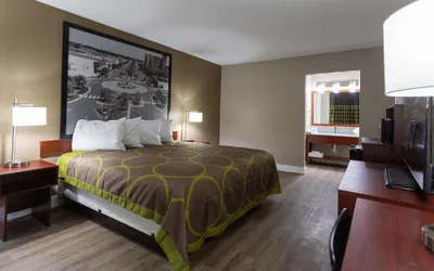 Photo 5 - Super 8 by Wyndham Goldsboro
