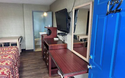 Photo 4 - Westgate Manor Motel Austintown-Younstown, Ohio