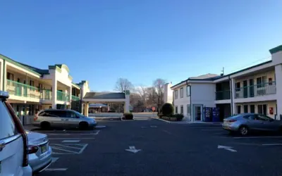 Photo 2 - Garden State Inn