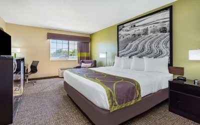 Photo 5 - Emmetsburg Hotel and Suites