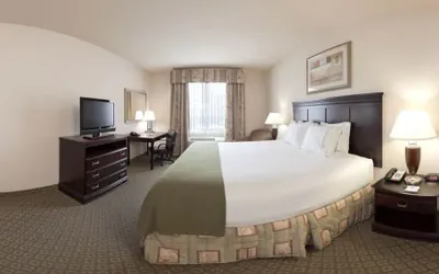 Photo 5 - Holiday Inn Express Hotel & Suites Corsicana by IHG