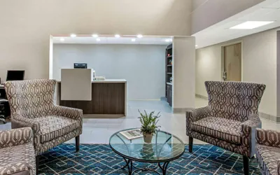 Photo 4 - La Quinta Inn by Wyndham Radford