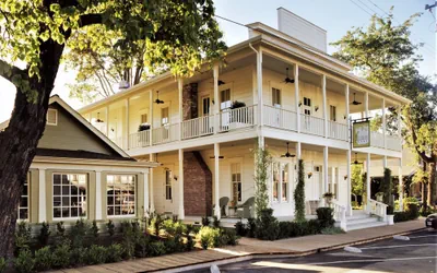 Photo 2 - Tallman Hotel