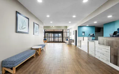 Photo 4 - MainStay Suites Decatur River City