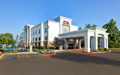 Photo 2 - Hampton Inn & Suites Nacogdoches