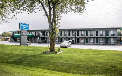 Photo 2 - Rodeway Inn Grand Haven