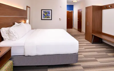 Photo 2 - Holiday Inn Express Hotel & Suites Urbana-Champaign by IHG