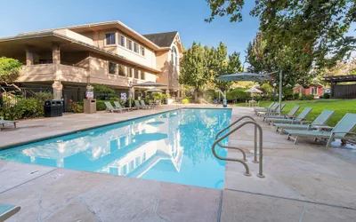 Photo 2 - RiverPointe Napa Valley Resort