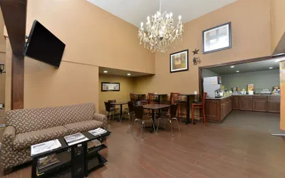 Photo 4 - Quality Inn Gonzales