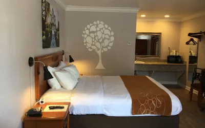 Photo 2 - Journey Inn