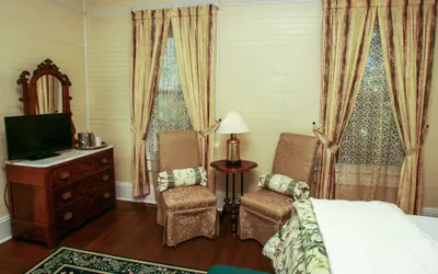 Photo 3 - Coombs Inn & Suites