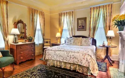 Photo 4 - Coombs Inn & Suites