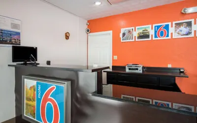 Photo 3 - Motel 6 Parkersburg, WV