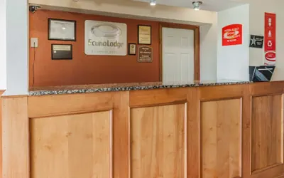 Photo 4 - Econo Lodge Cloverdale