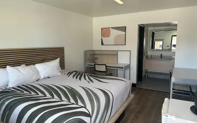 Photo 5 - Sway Hotel Lake Havasu