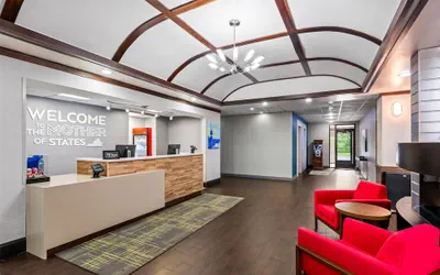 Photo 4 - Hampton Inn & Suites Richmond/Virginia Center