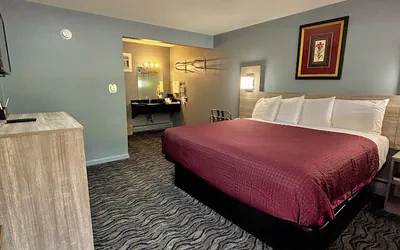 Photo 2 - Hometown Inn Athens