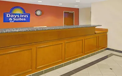 Photo 2 - Days Inn & Suites by Wyndham Laurel Near Fort Meade