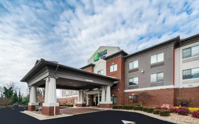 Photo 2 - Holiday Inn Express Hotel & Suites Rocky Mount by IHG