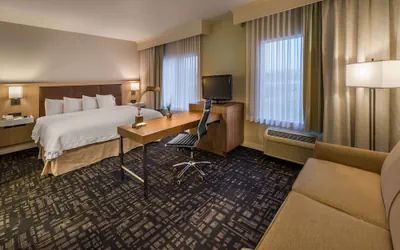 Photo 4 - Hampton Inn & Suites Reno