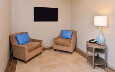 Photo 4 - Candlewood Suites Beaumont by IHG