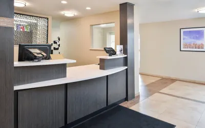 Photo 2 - Candlewood Suites Beaumont by IHG