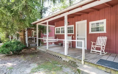 Photo 2 - Highland Lake Inn & Resort