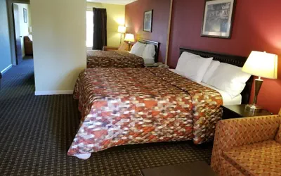 Photo 4 - Royal Inn