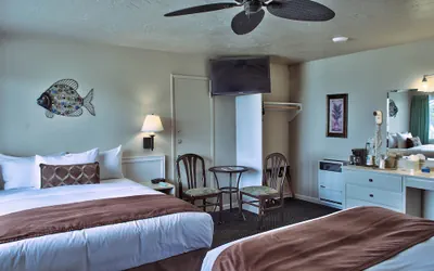 Photo 5 - Lovers Point Inn