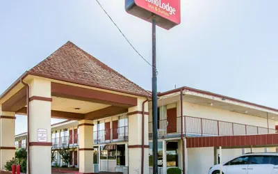 Photo 2 - Econo Lodge And Suites Bricktown