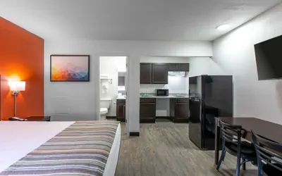 Photo 2 - Suburban Studios Spartanburg - I-26