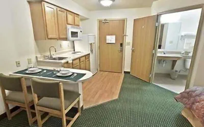Photo 4 - Birch Hill Suites Dayton - WP AFB